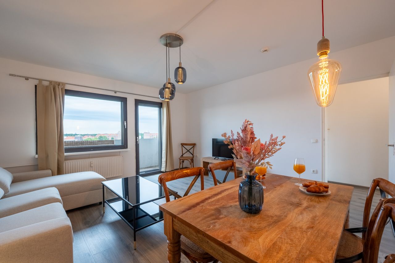 BRIGHT 1-BEDROOM APARTMENT WITH AN AMAZING VIEW IN BERLIN