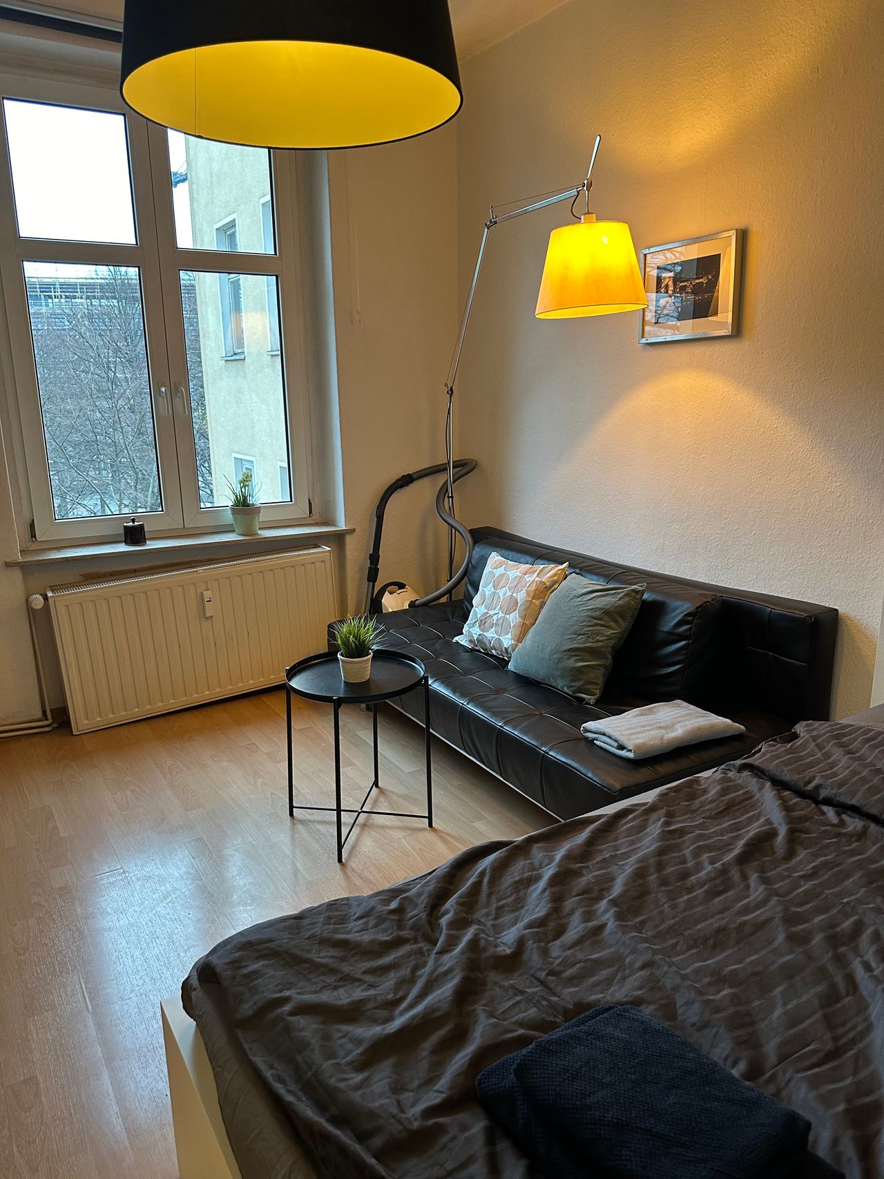 modern 1-room apartment in best location right at ''Oberbaumbrücke'' - ideal connection to public transports, Berlin