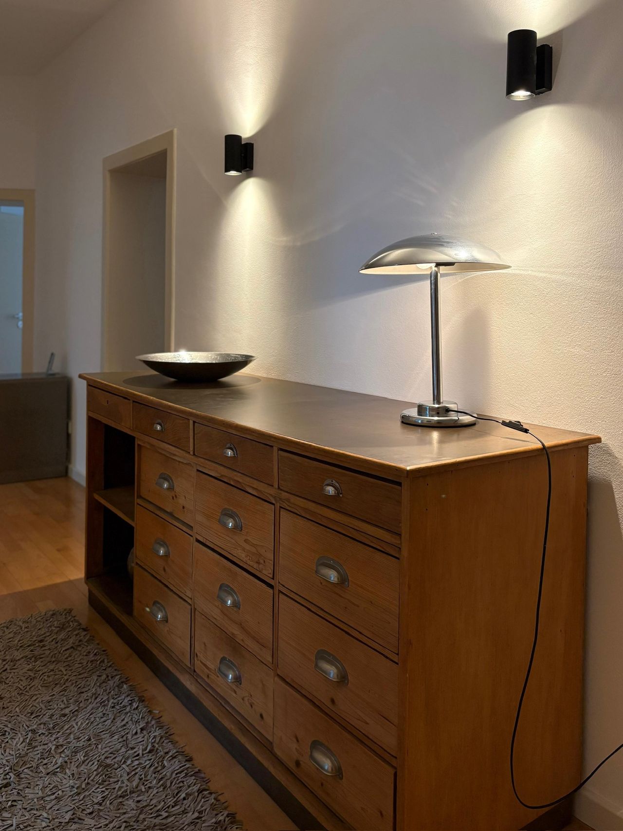 Stylish 4-Room Apartment in Iconic Design – Fully Furnished Temporary Living in the Heart of Cologne’s Südstadt