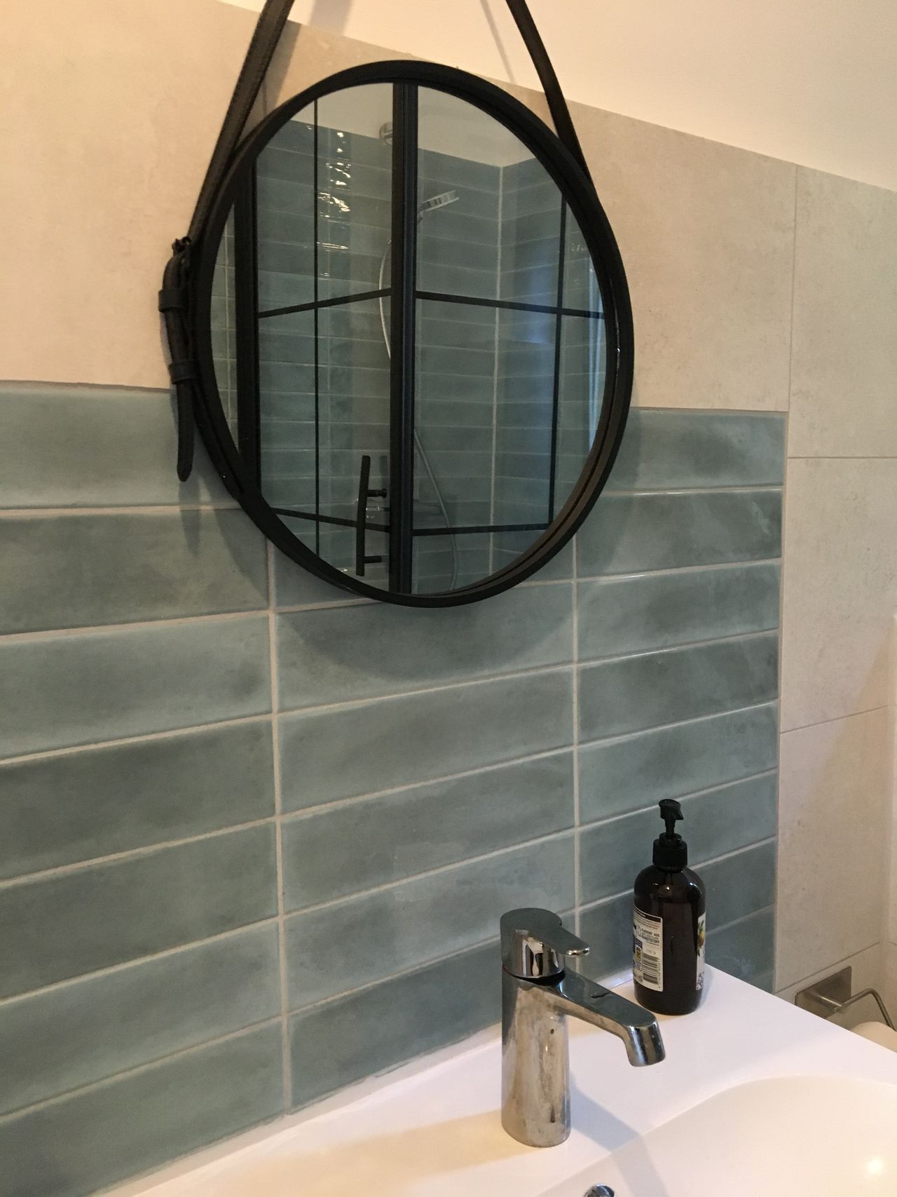 newly furnished 3 room apartment with large kitchen