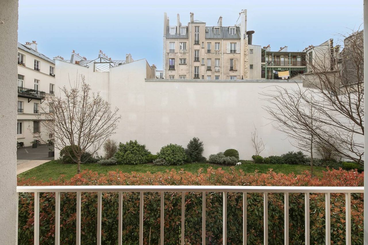Superb flat in the heart of the 10th arrondissement of Paris
