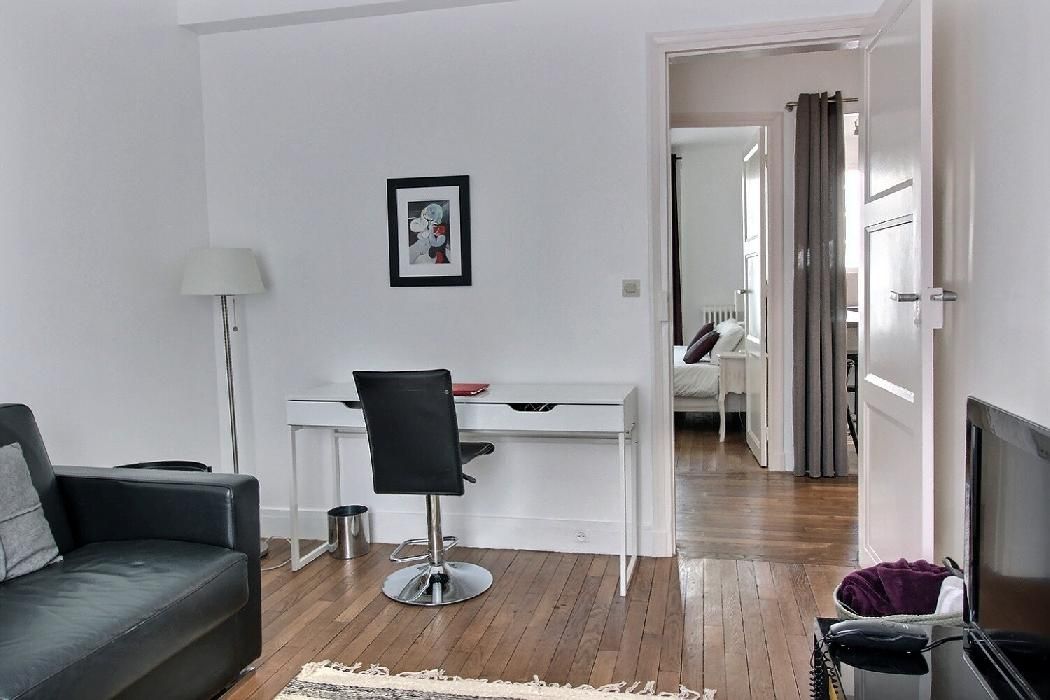 Apartment - 2 rooms- 35 sqm- Champ de Mars