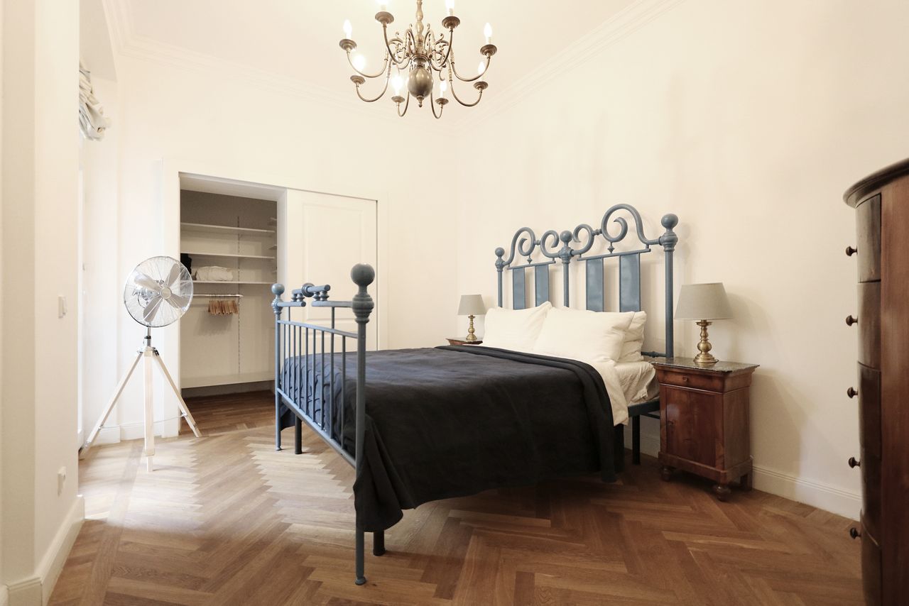 Lovley refurbished apartment in historical building near Museum island
