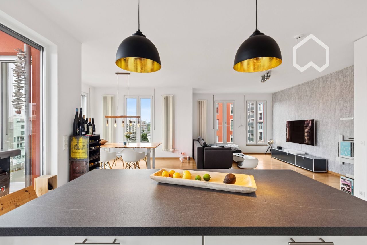 Exclusive River View: Luxury Apartment (105 m²) with Balcony/Loggia & Underground Parking at Frankfurt Westhafen
