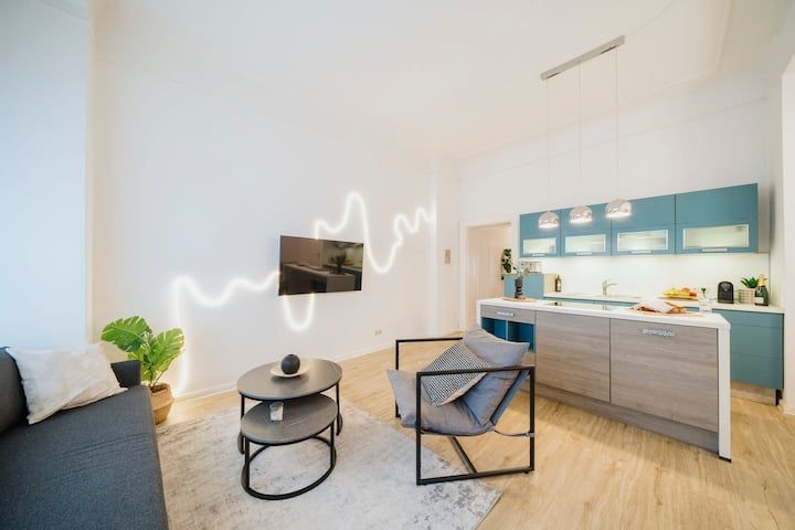 New, fantastic home conveniently located