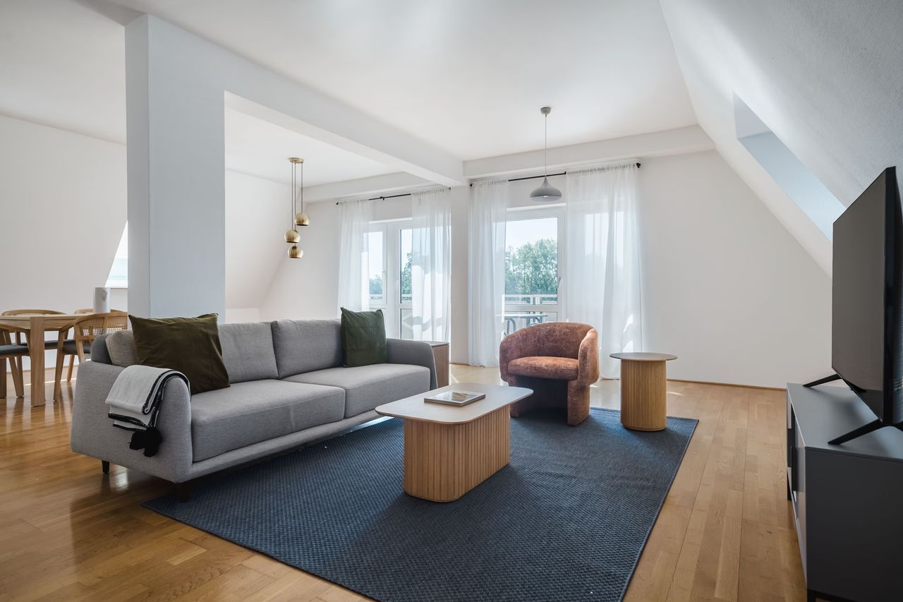 Frohnau, Totally Furnished & Ready