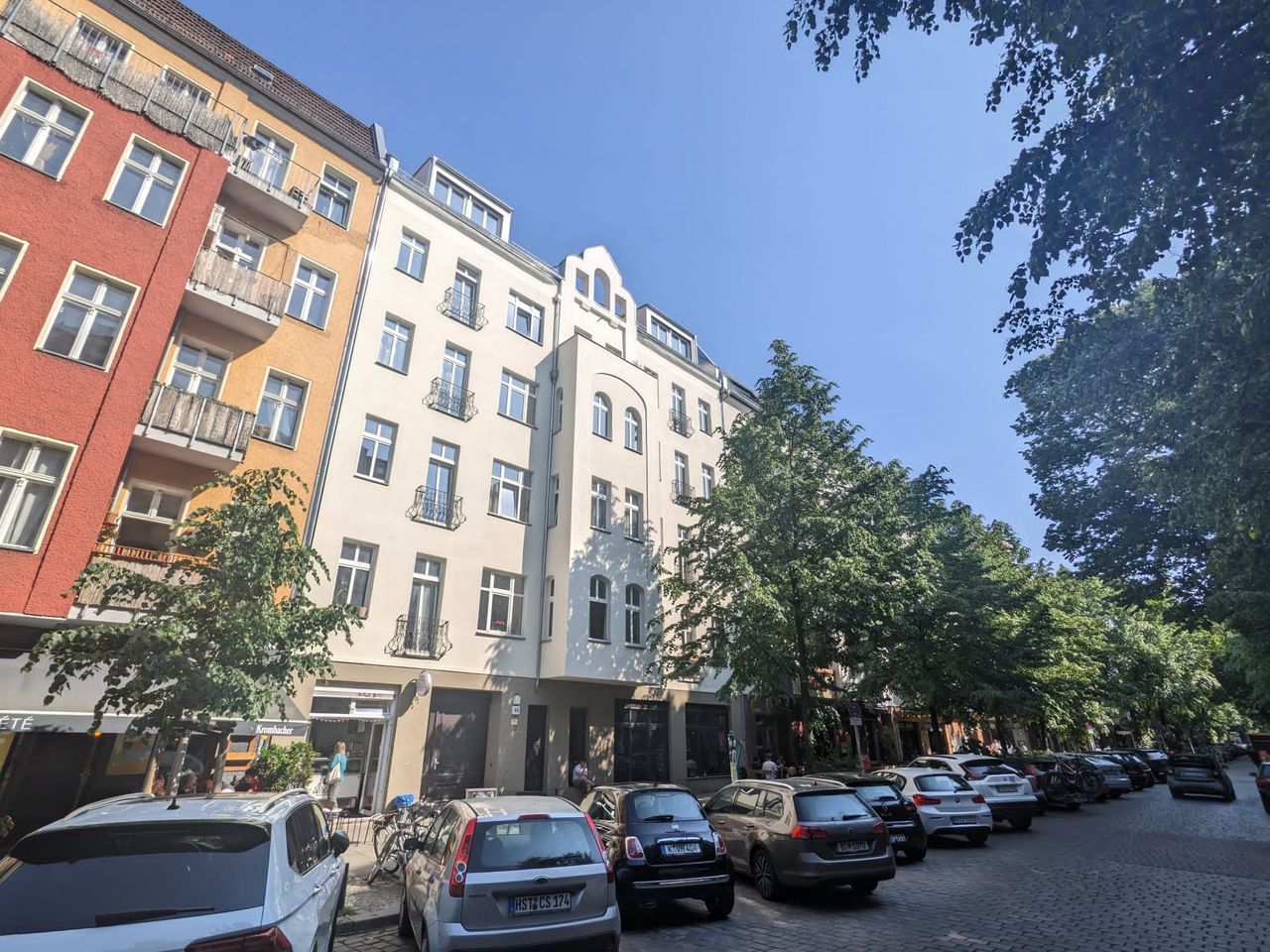 Attractive modernized apartment with old building flair in best location in Friedrichshain
