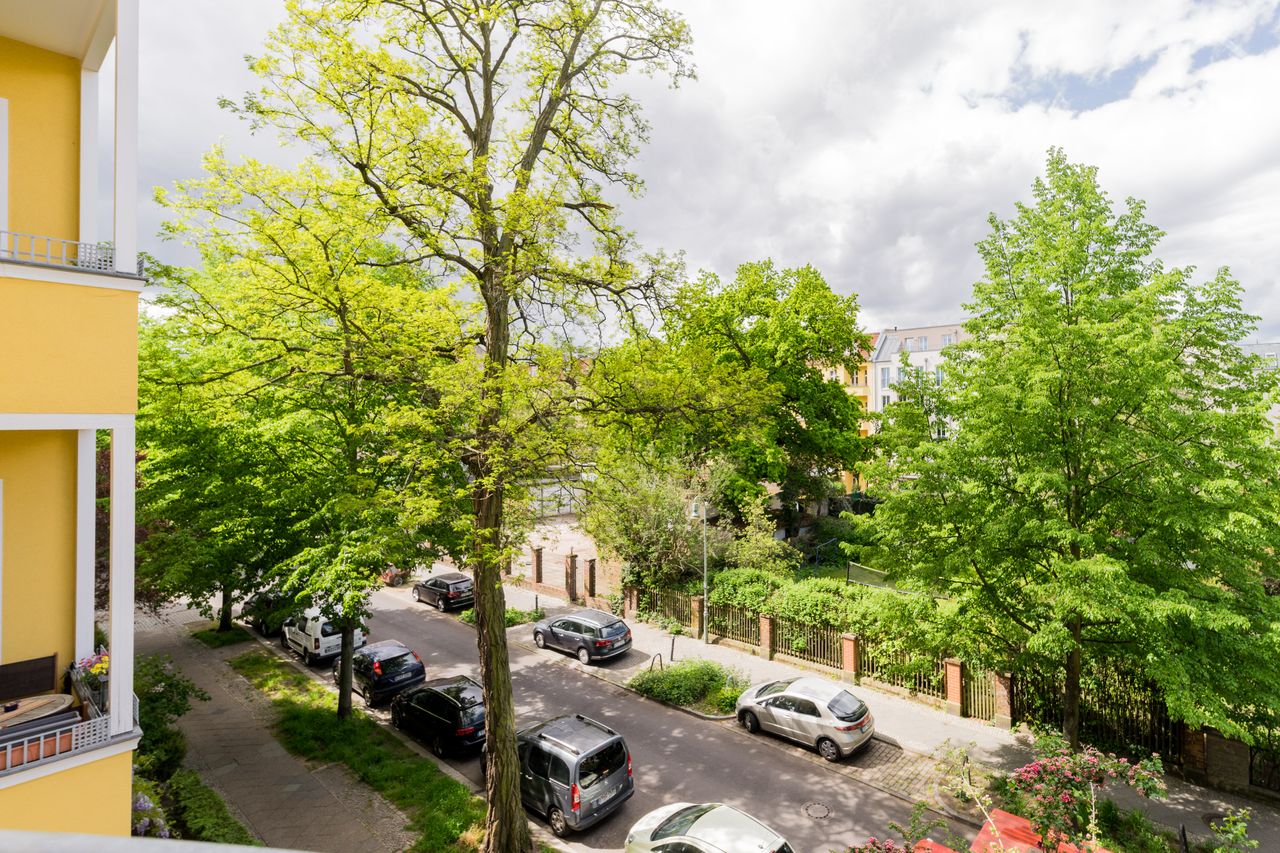 Cute & amazing home in Pankow with a sunny balcony