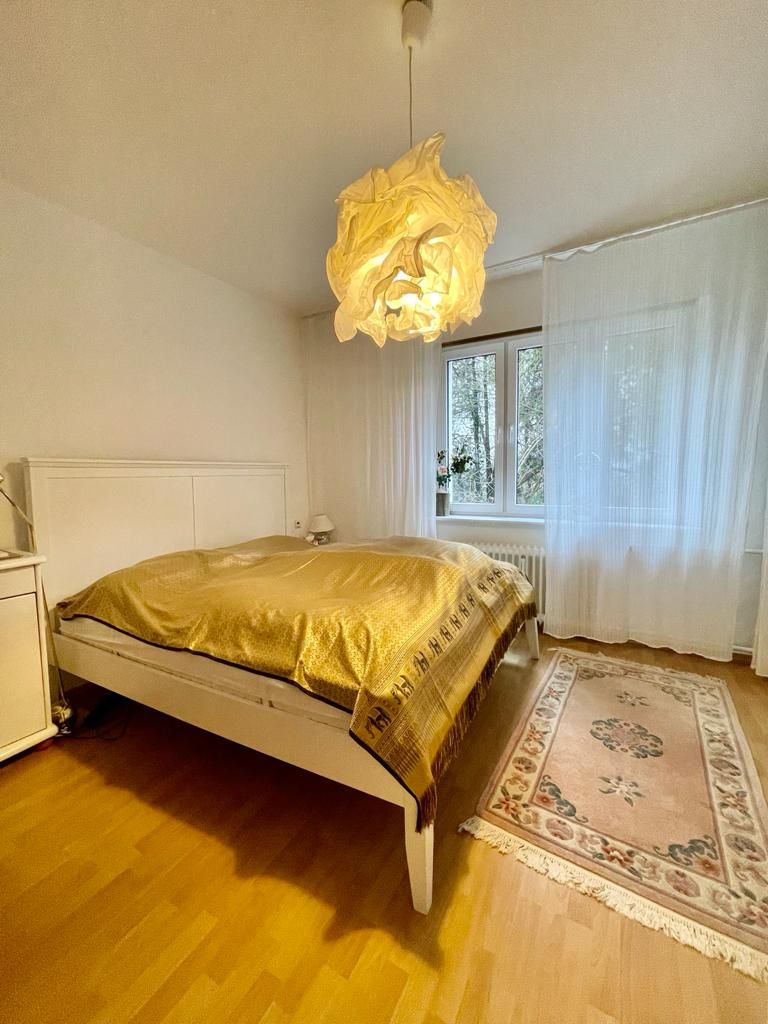 Bright, lovingly furnished 3 room apartment with balcony in Steglitz