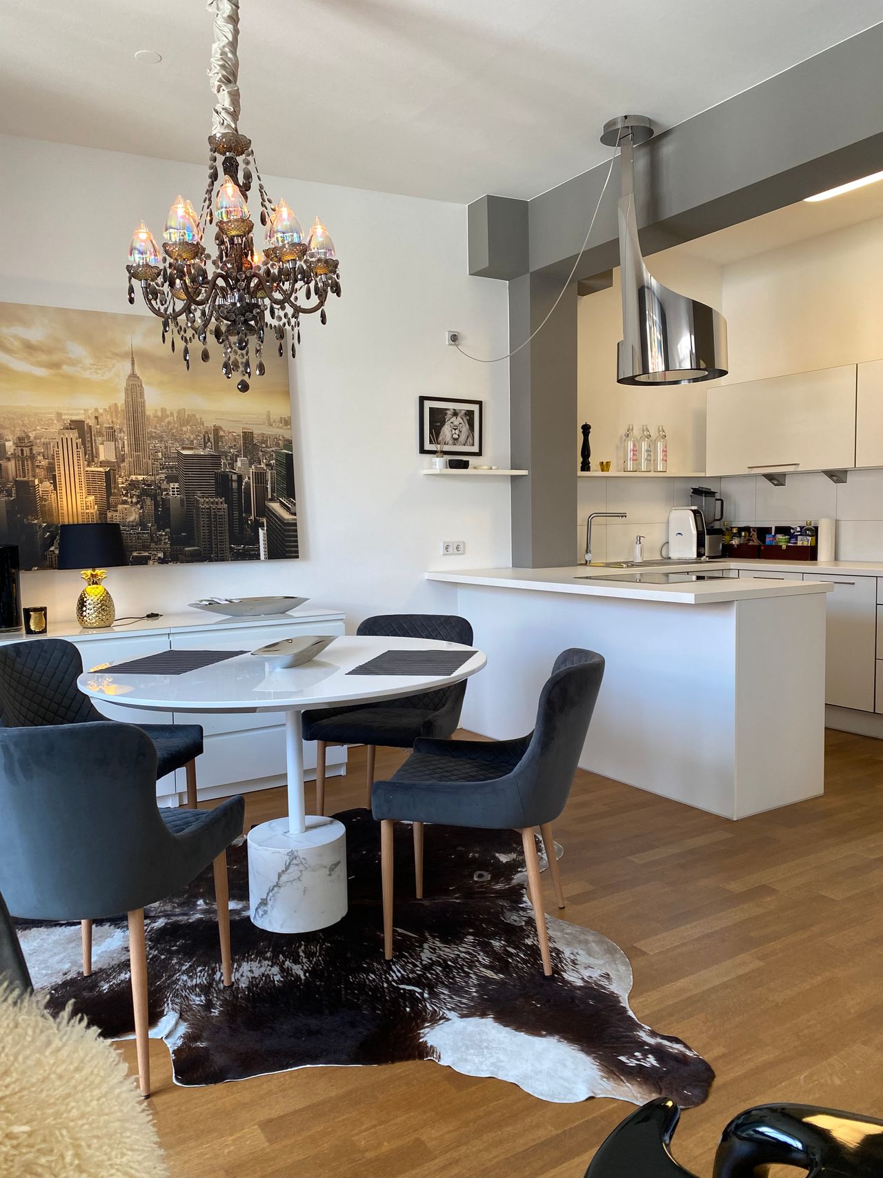 Neat, modern suite in Charlottenburg