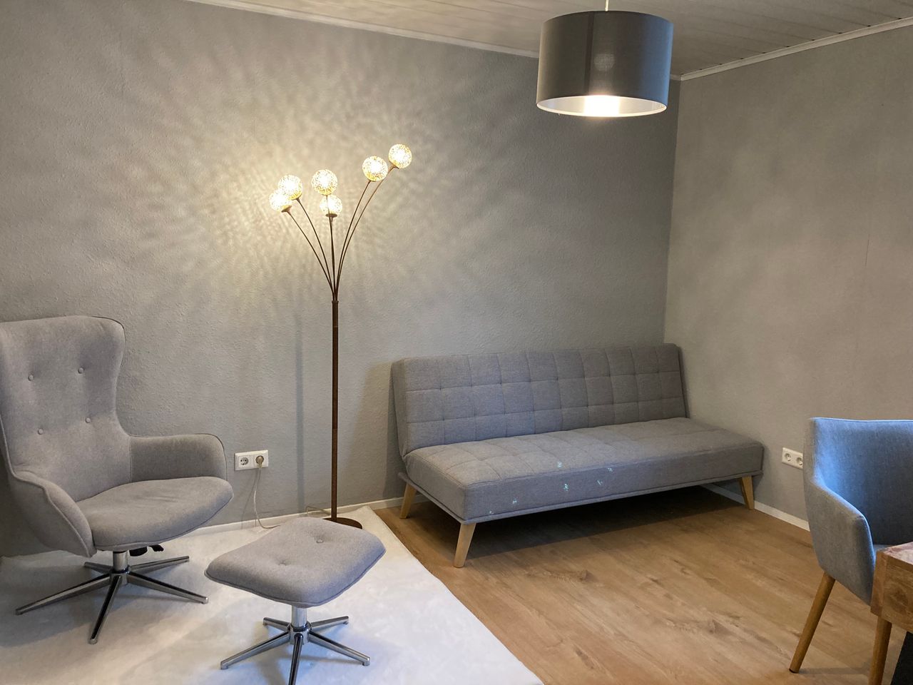 Top furnished 3-room flat, 60m2, Troisdorf centre, 5 min walk to the train station