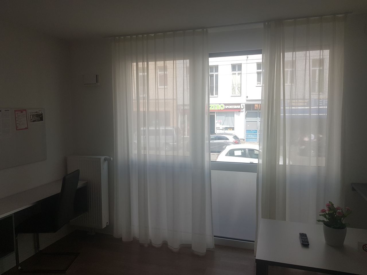 Single studio with service for long term letting
