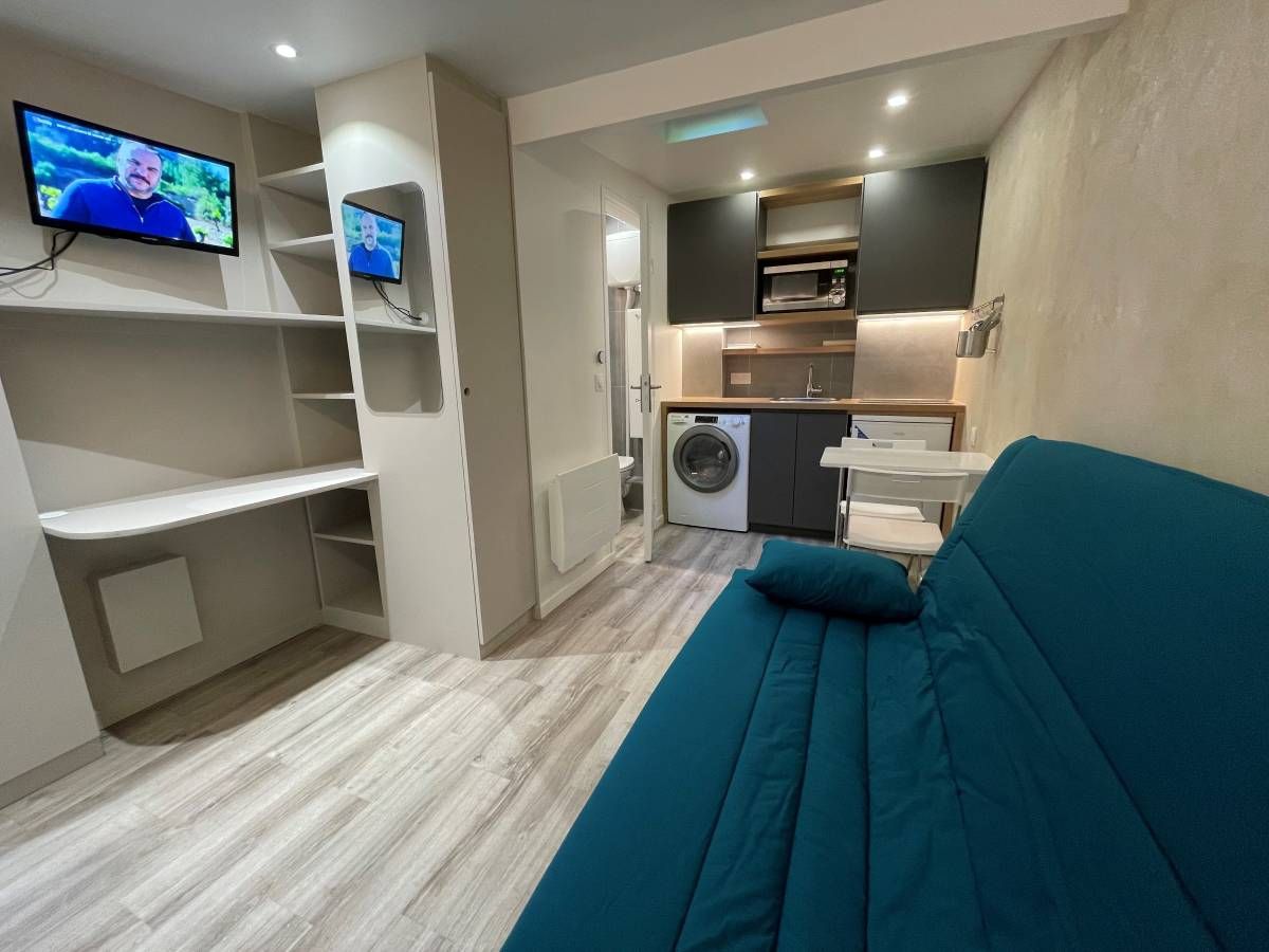 Nice tiny house for two guests during Olympic games (Paris)
