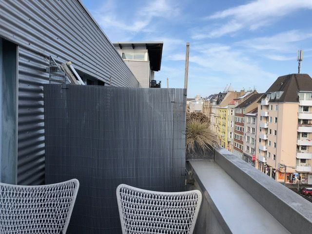 Maisonette on the 4th and 5th floor in the middle of the Belgian Quarter, directly at the Aachener Weiher