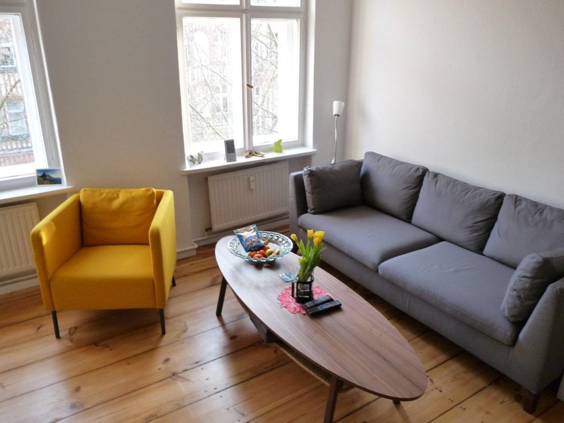 Living in the Kreuzberger Gräfekiez, freshly renovated, modern furnished, optimally cut