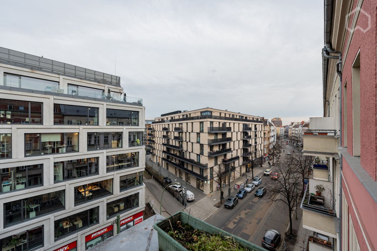 Exclusive first occupancy! Fantastic 2-room flat with breathtaking view in Friedrichshain
