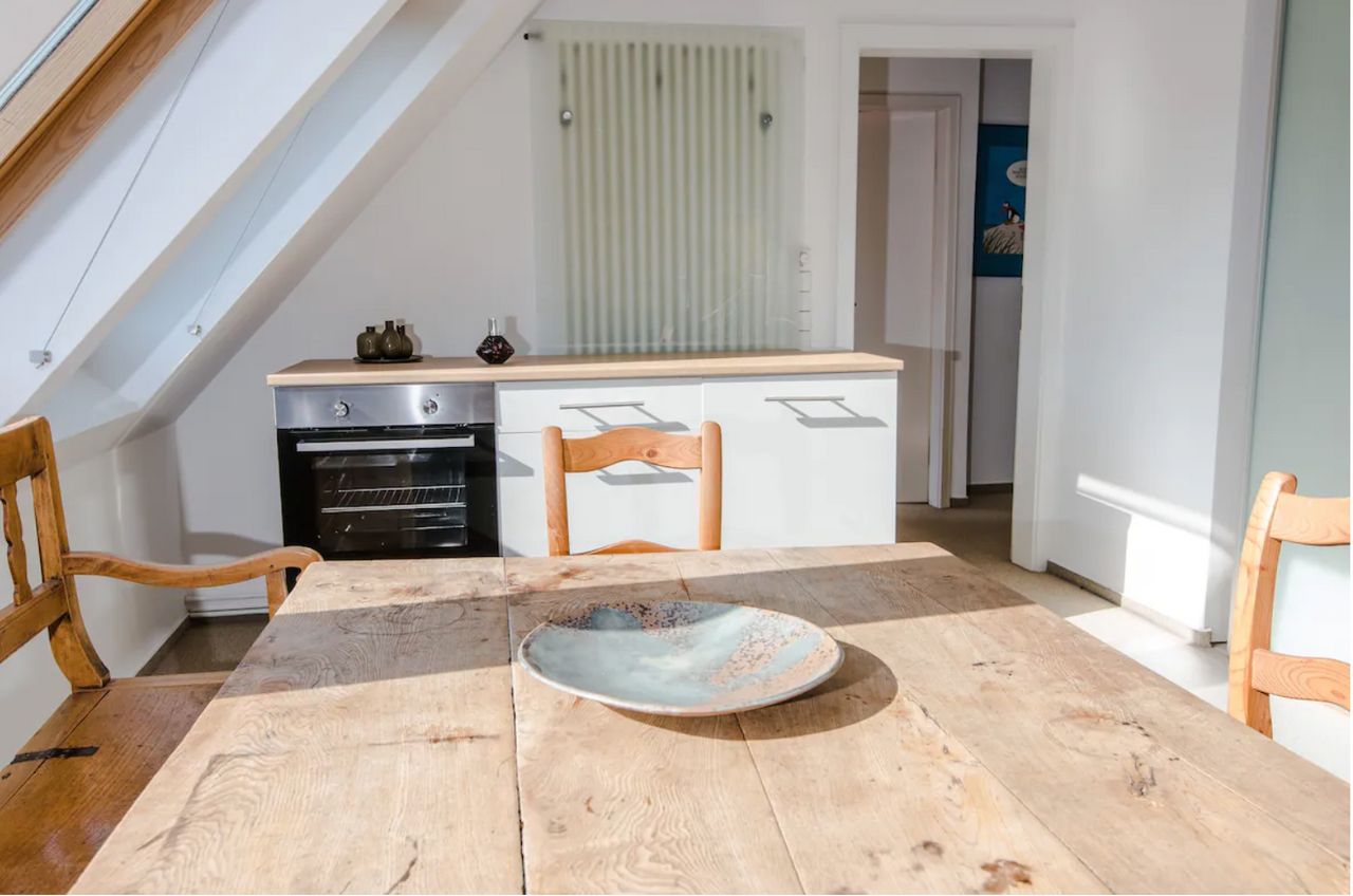 Charming and perfect flat in  very best location of ,  close to Uni and walking distance to city