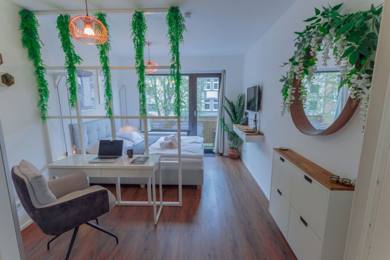 Cozy Studio Apartment with balcony & Wifi