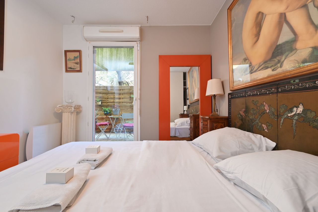 Bright and beautiful loft in popular area