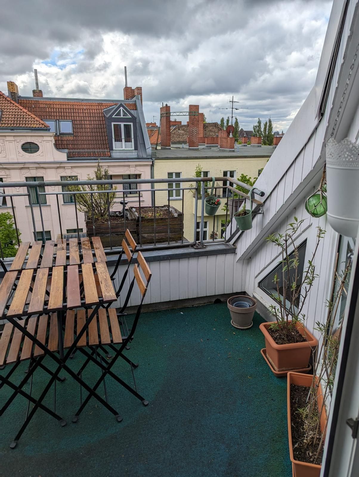 Charming 2-Room Apartment in Schöneberg with Roof Terrace – April & May 2025