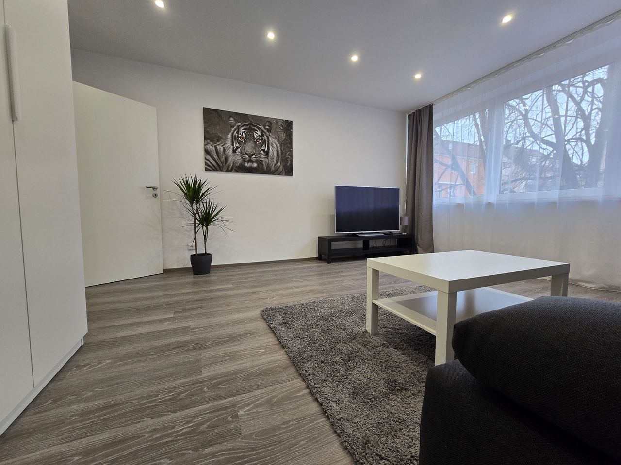 Near old town & subway & Maxtor 1.5-room apartment