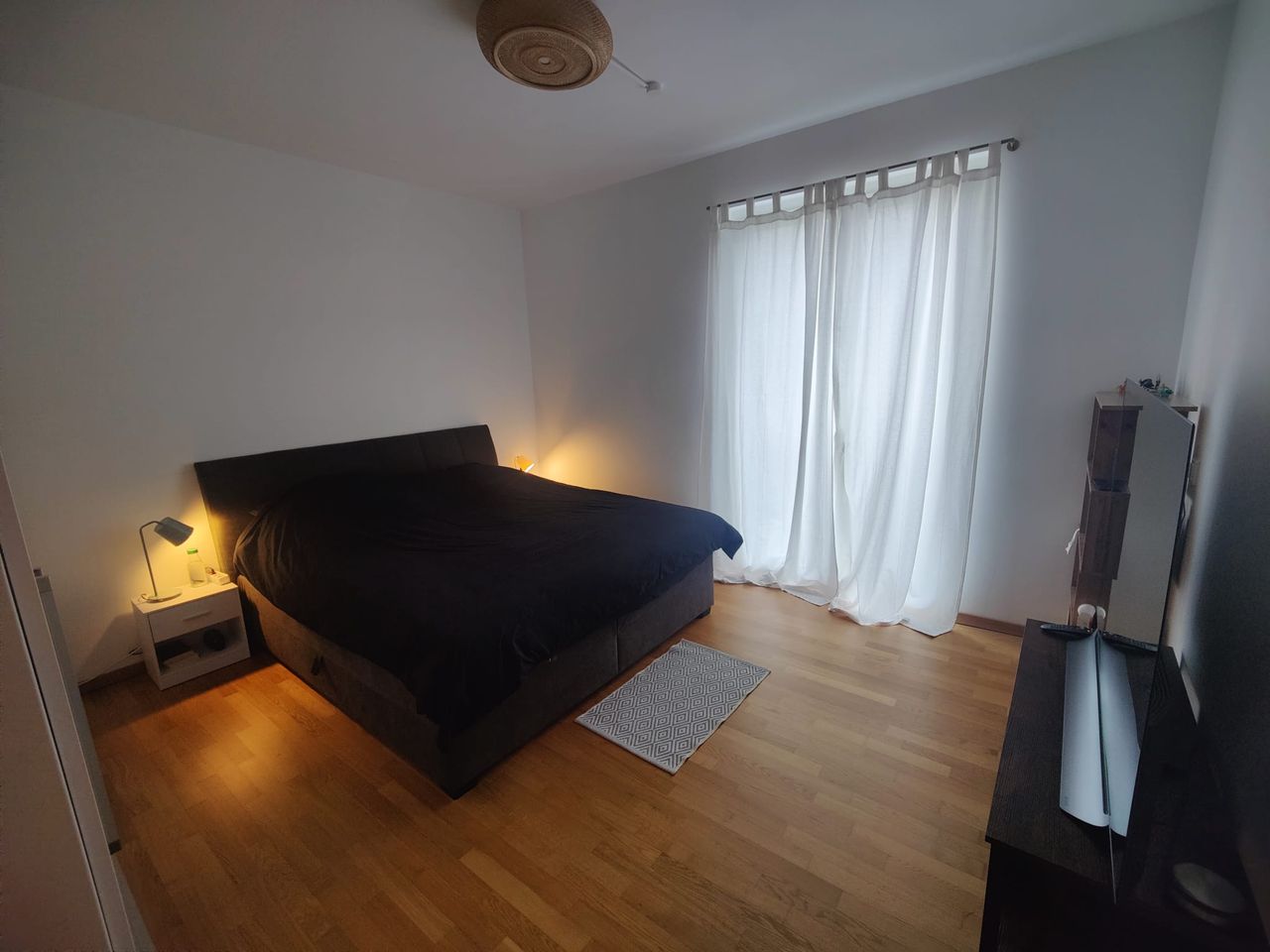 Short term rental (from Dec 2nd to Jan 27th), 8 min walk from central station