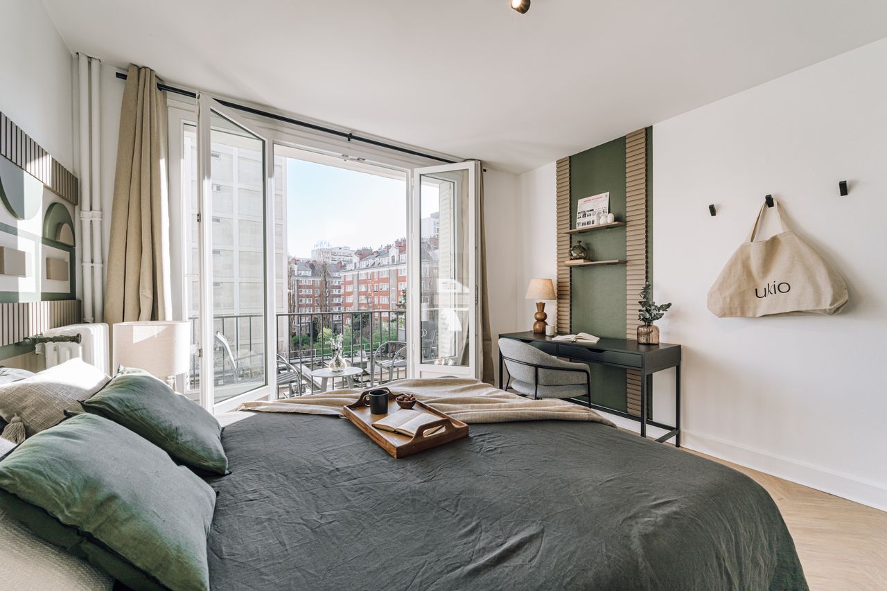 Aksu - 3 bedrooms and balcony in Beaugrenelle