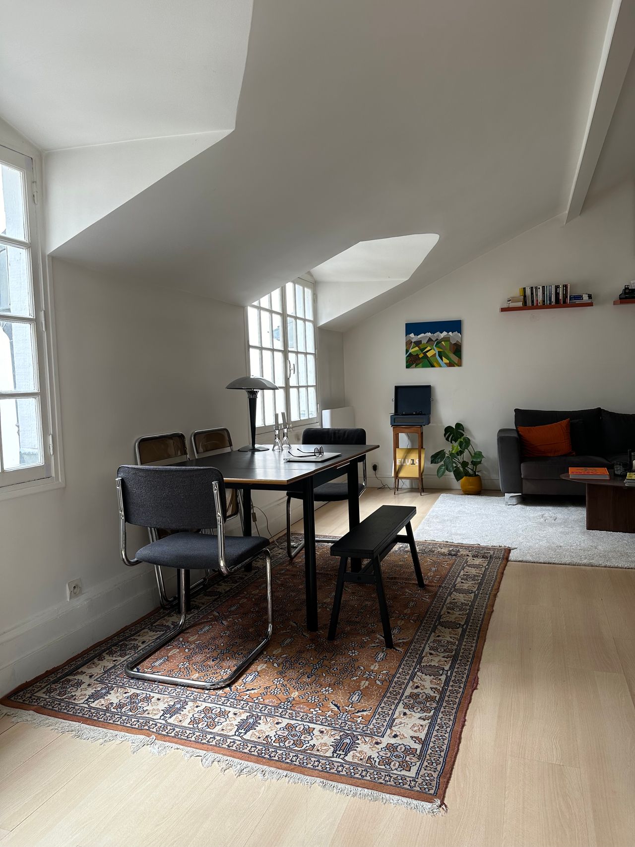 Quiet, bright apartment in Le Marais