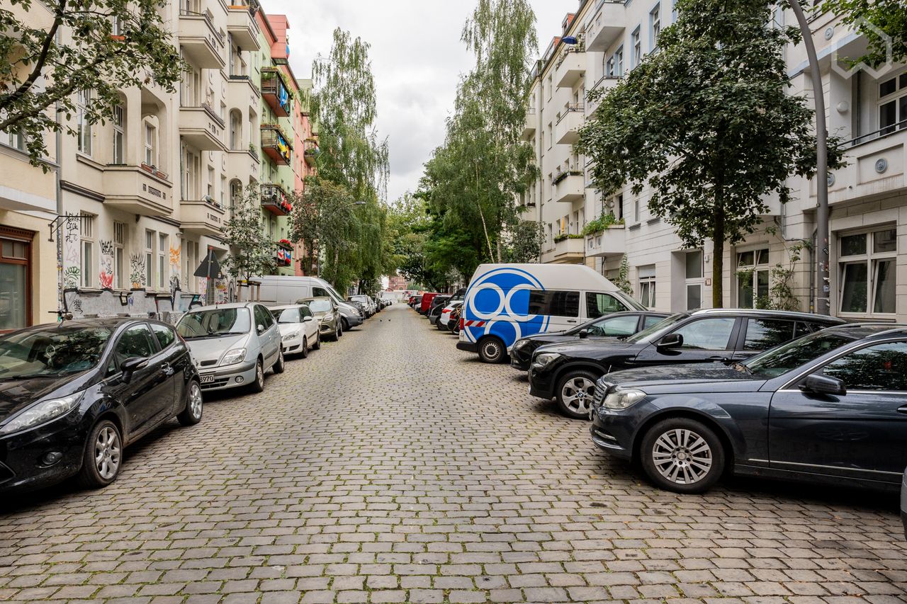 Charming 1-Room Apartment with Balcony in the Heart of Friedrichshain