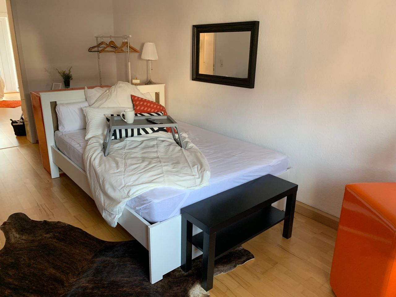 Quirky studio in very best area of  Dusseldorf with Balcony