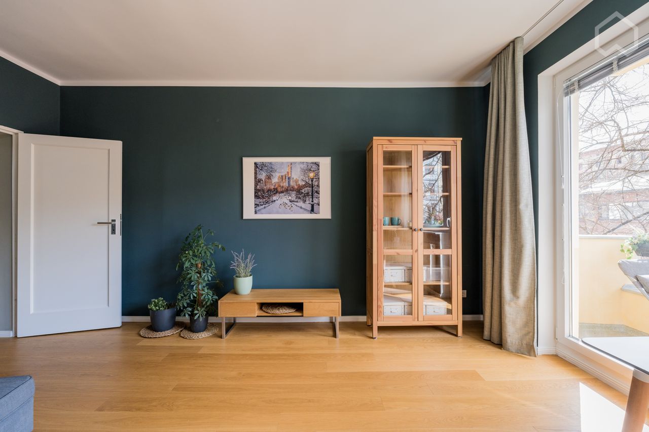 Bright 3-room apartment with balcony and garden in the heart of Kreuzberg