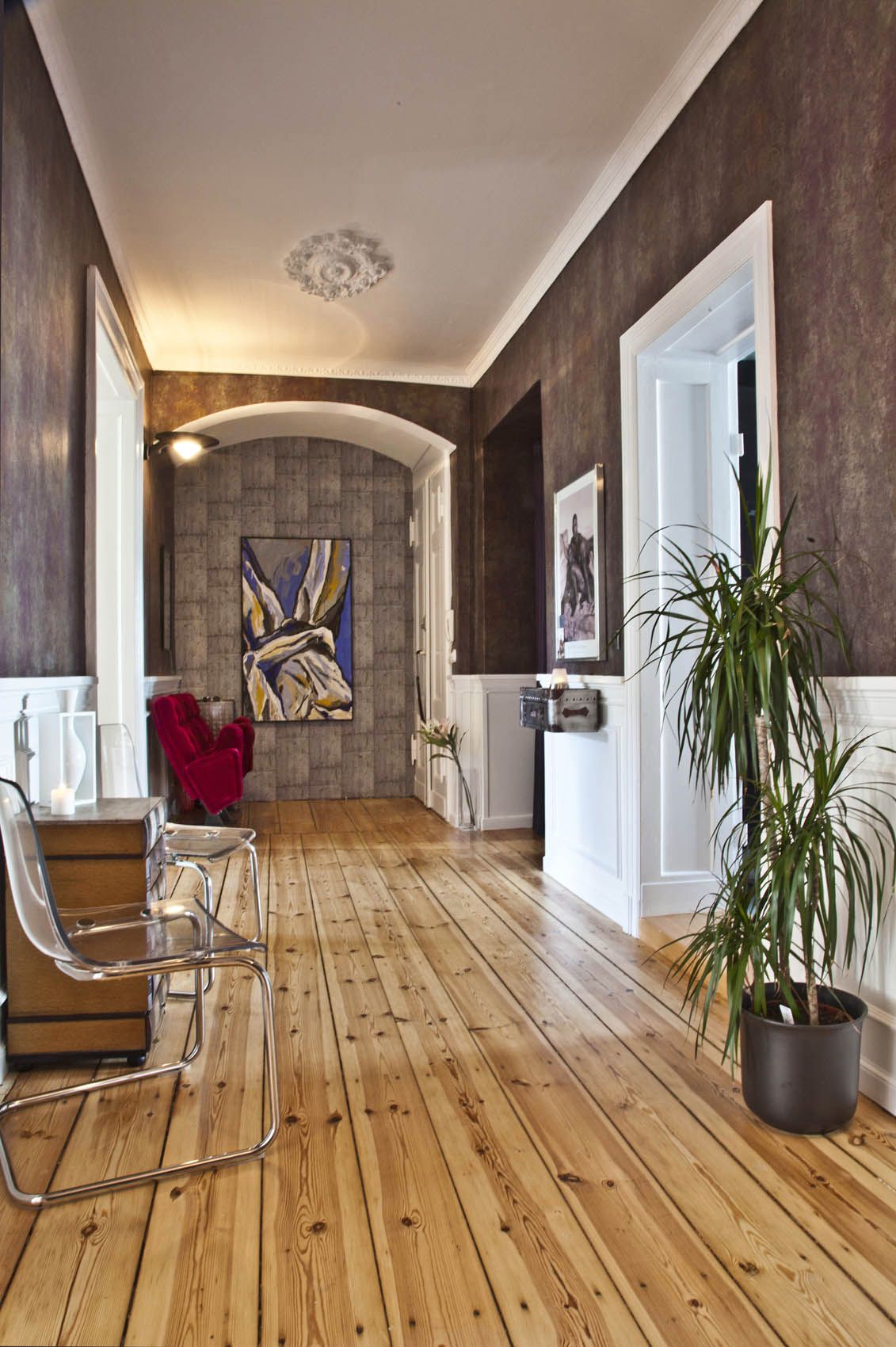 Stylish & Spacious (for 2-3 months). Amazing Designer Home in Mitte-Tiergarten. With Cleaning Service.