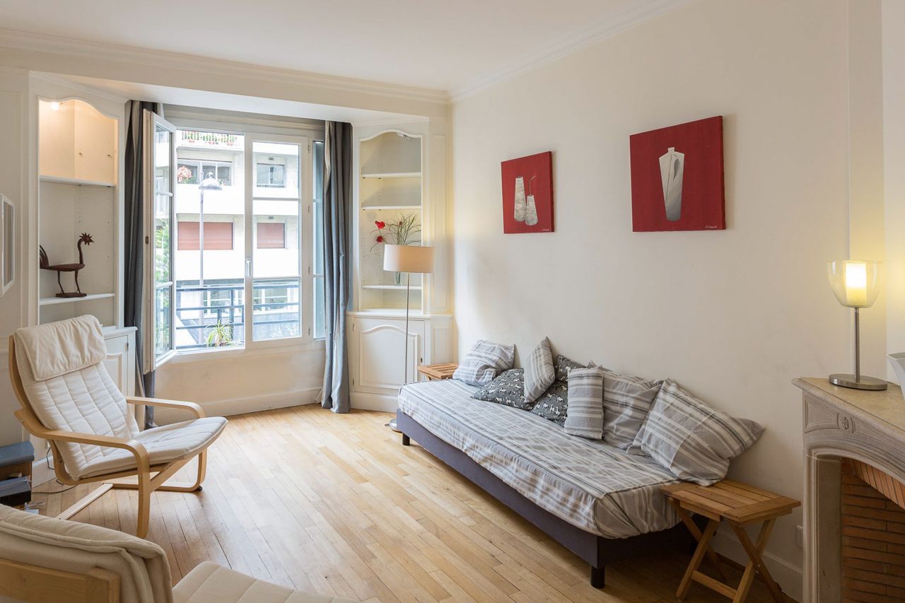 One-bedroom apartment close to the Invalides