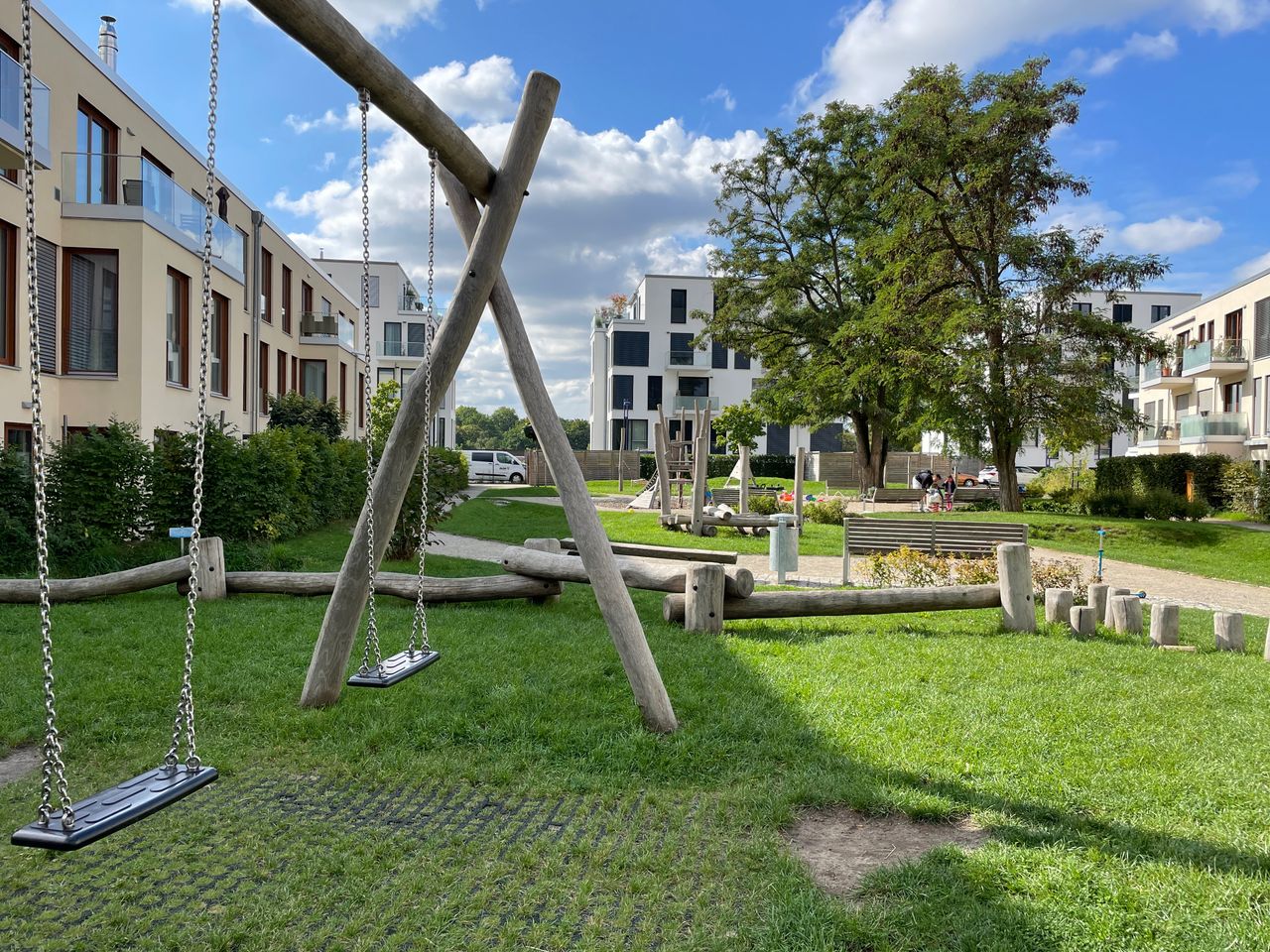 Design living on Stralau, very close to the city, nature and everything you need!