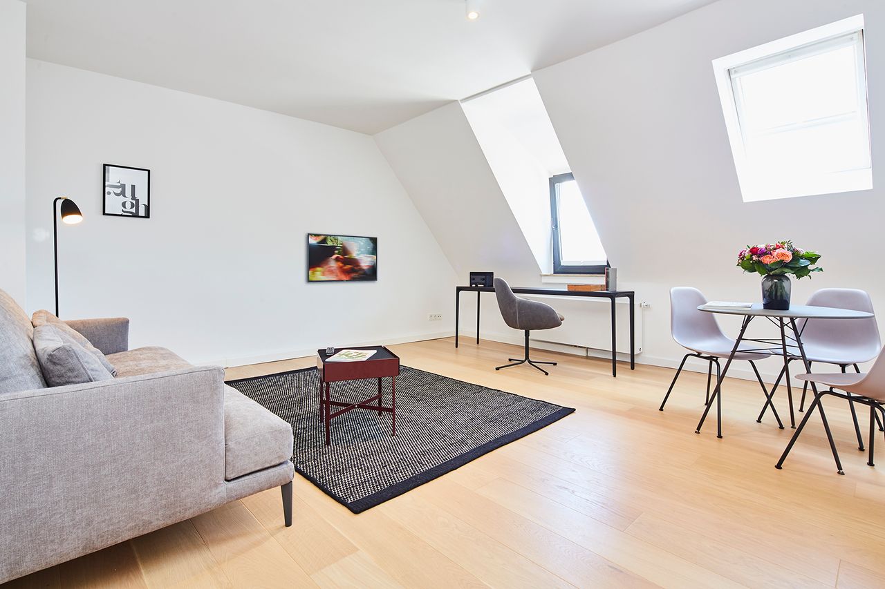 Chic and fashionable classic apartment in the heart of Cologne