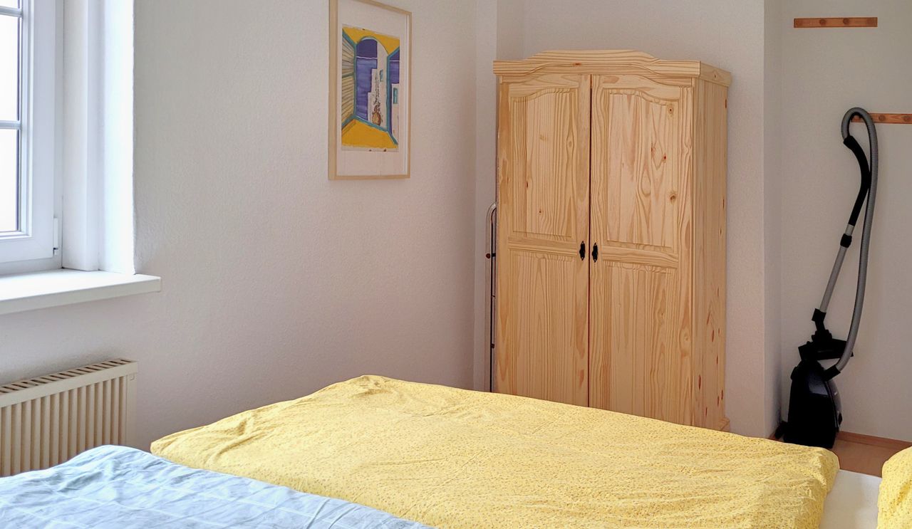 Rosemarie - Bright and quite two-room flat with fast internet embraces concentration and contemplation
