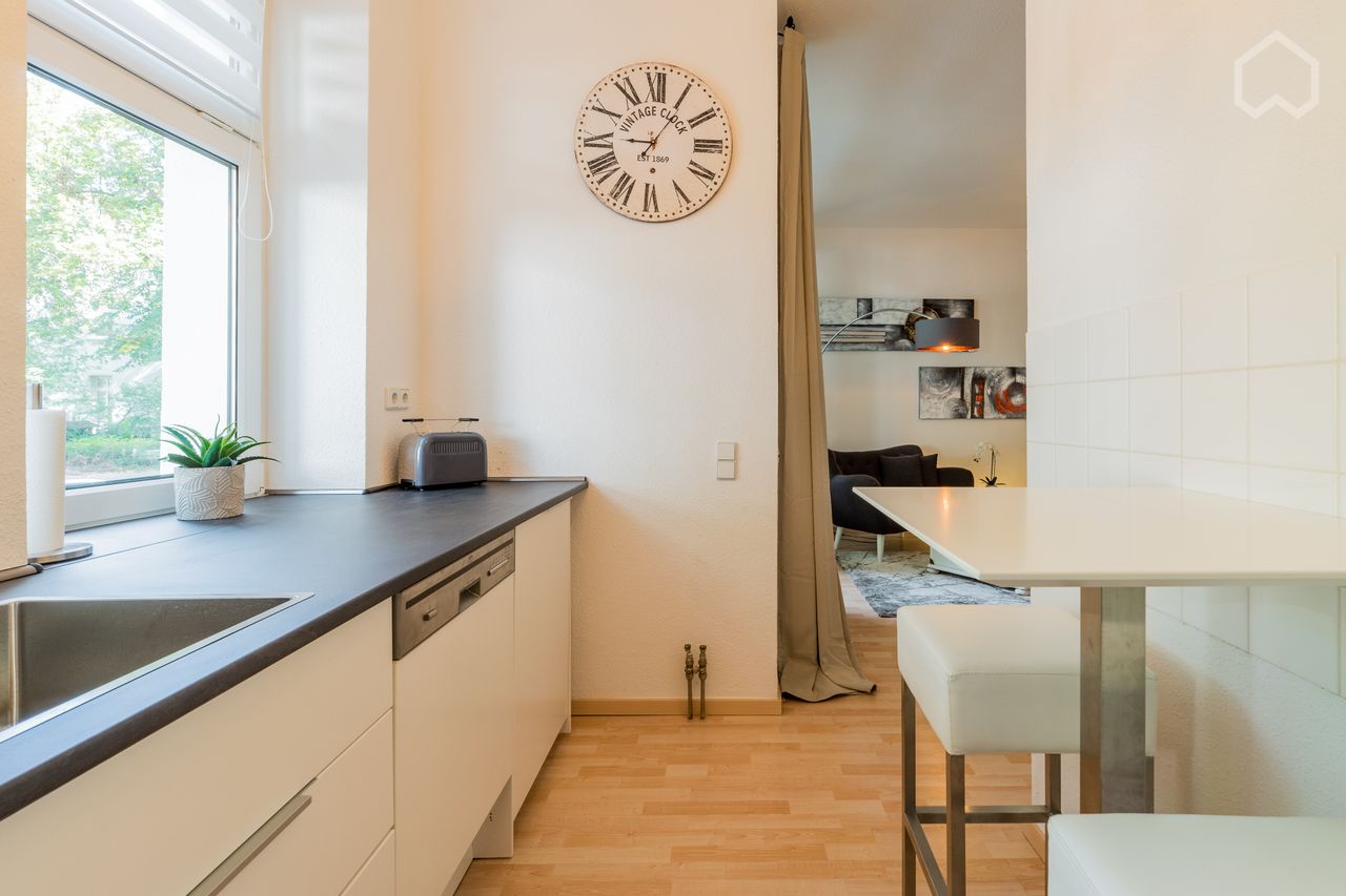 Modern apartment with balcony - 10 min from Schönefeld Airport