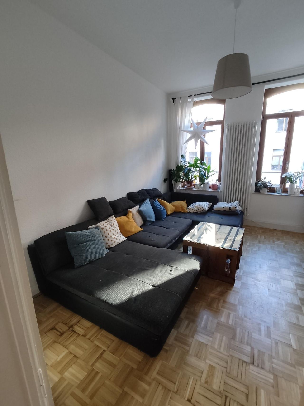 Attractive interim rent available for furnished 6-room apartment in Hannover Linden Nord