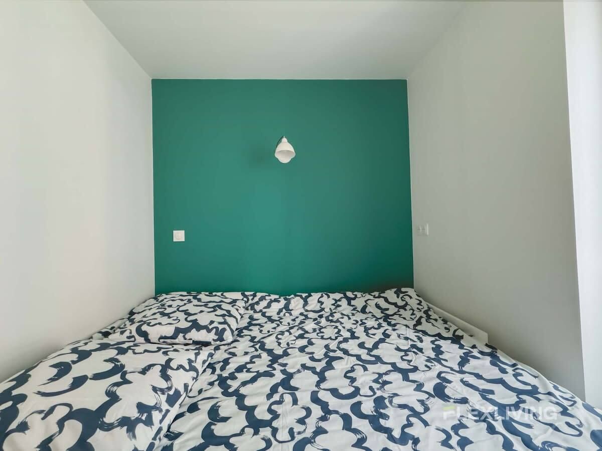 Comfortable apartment nestled on the 4th floor of a charming condominium.