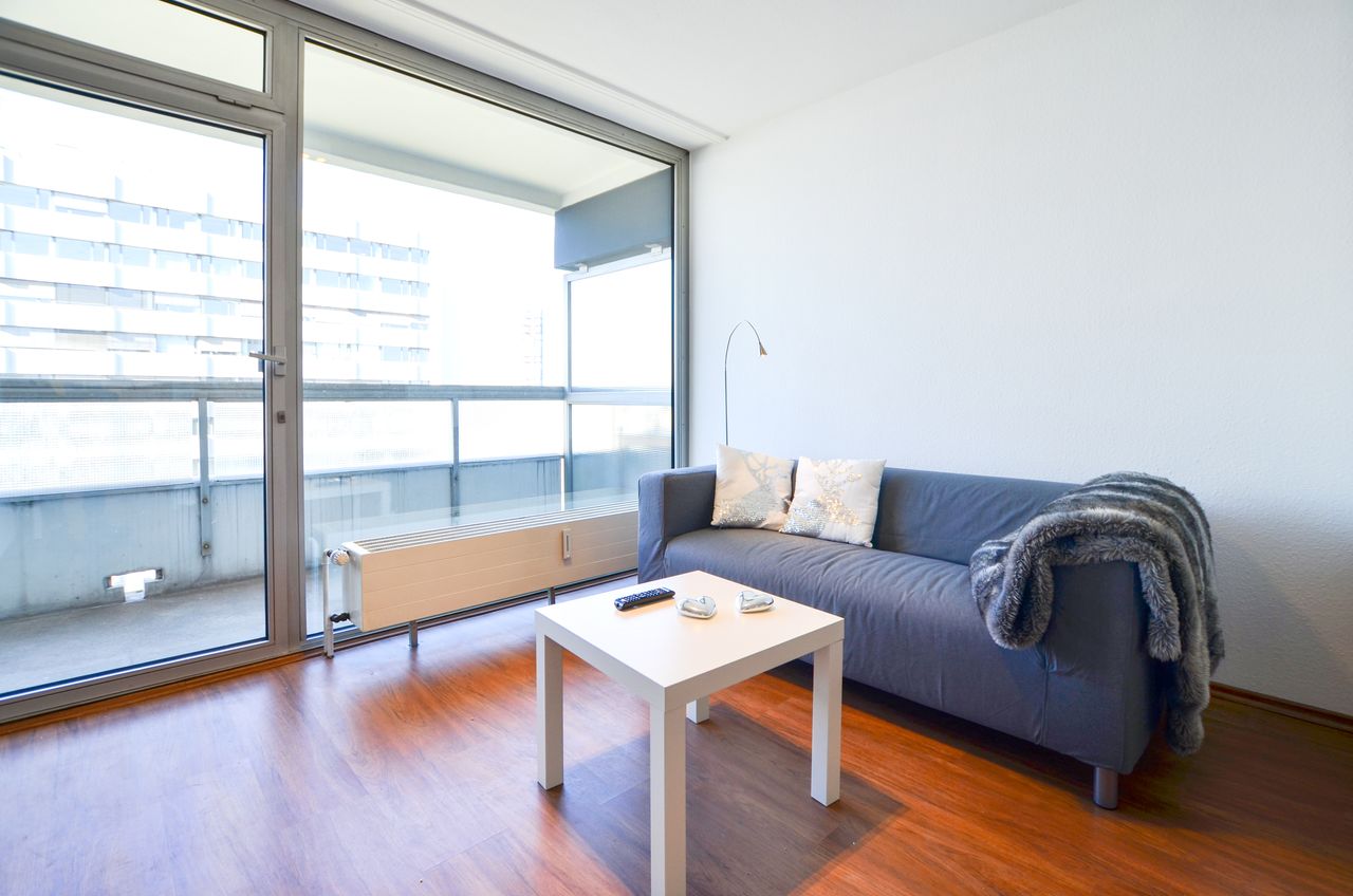 Brand new! Luxurious apartment & optional connection to City Center, trainstations and Autobahn (A57&A3/4)