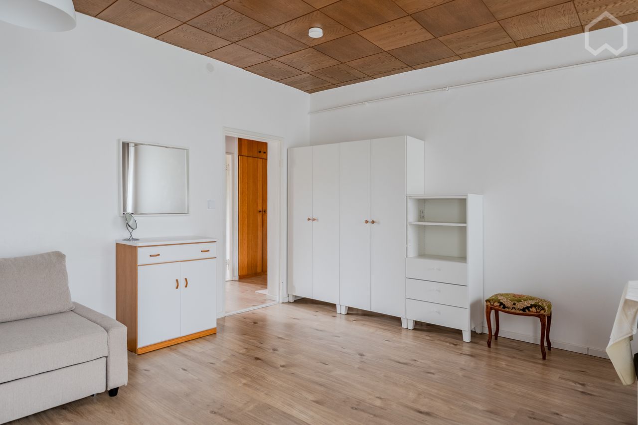 quiet city center west - 2-room apartment, sunny balcony in Charlottenburg