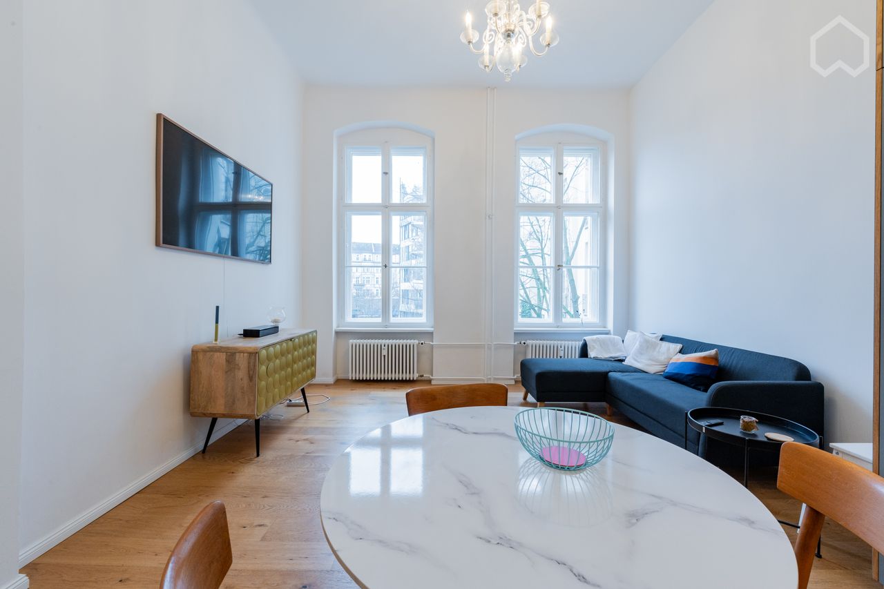 Wonderful apartment in a classified monument building in a central location in Berlin - Schöneberg