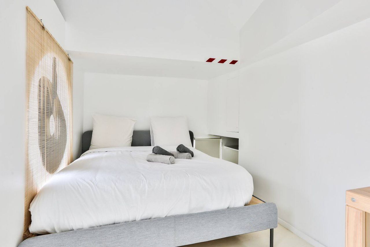 Lovely & cozy apartment in the city center 3 mins from The Moulin Rouge