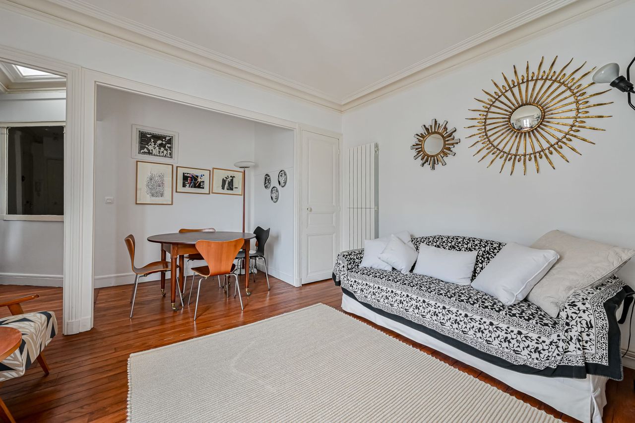Fully equipped charming 1 bedroom apartment in the 14th arrondissement.