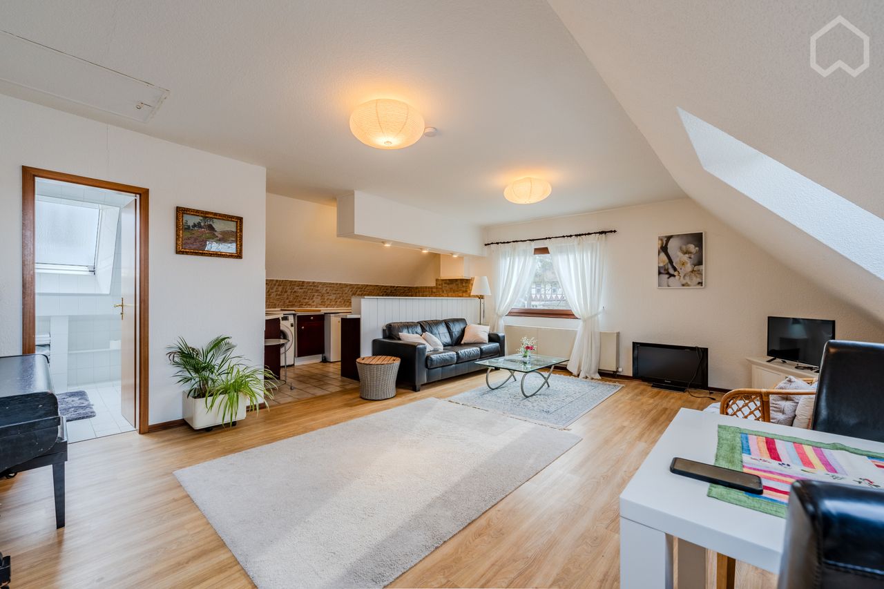 Comfortably furnished top floor in Berlin Heiligensee.
