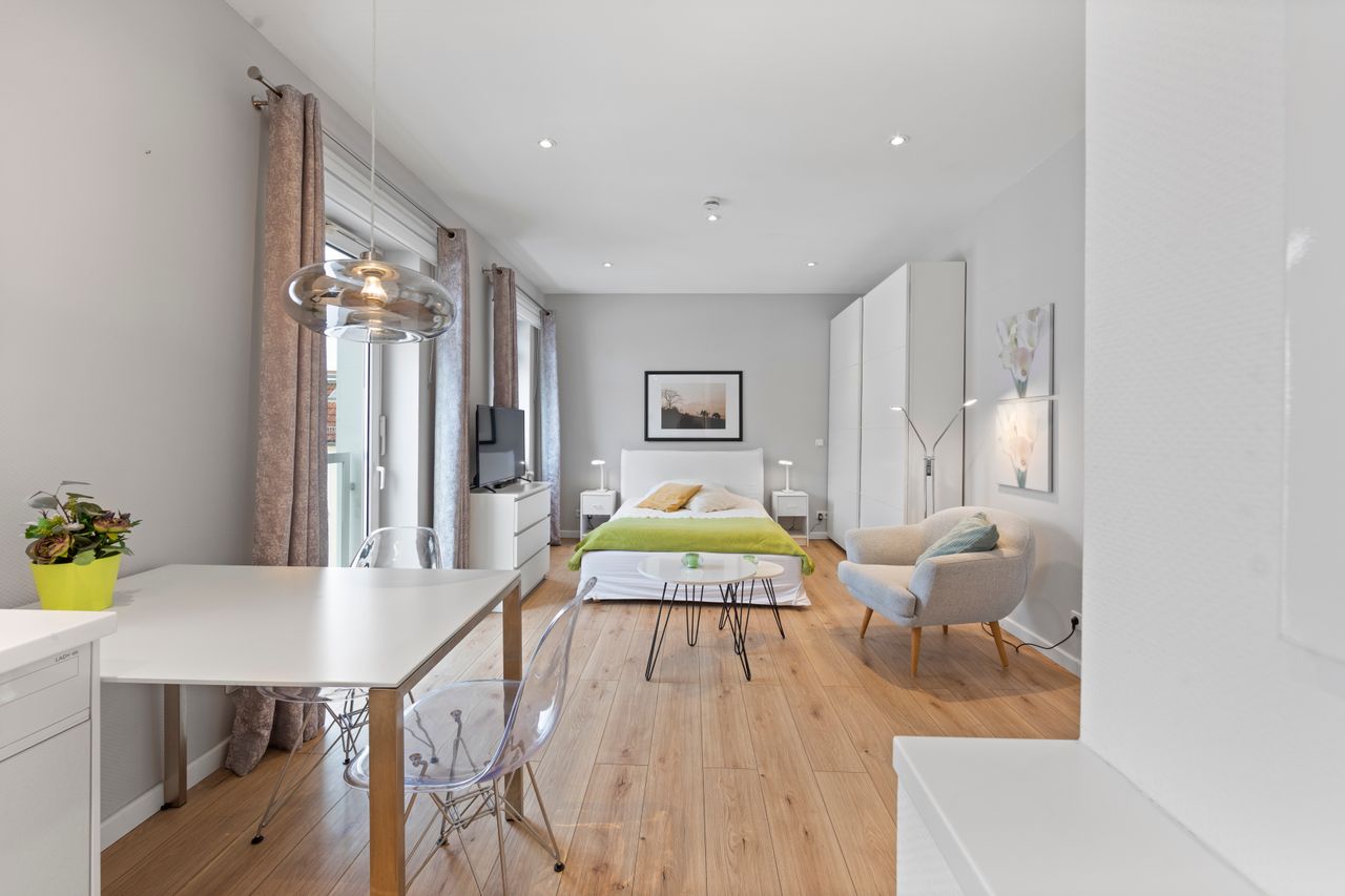New apartment with personal service and great location