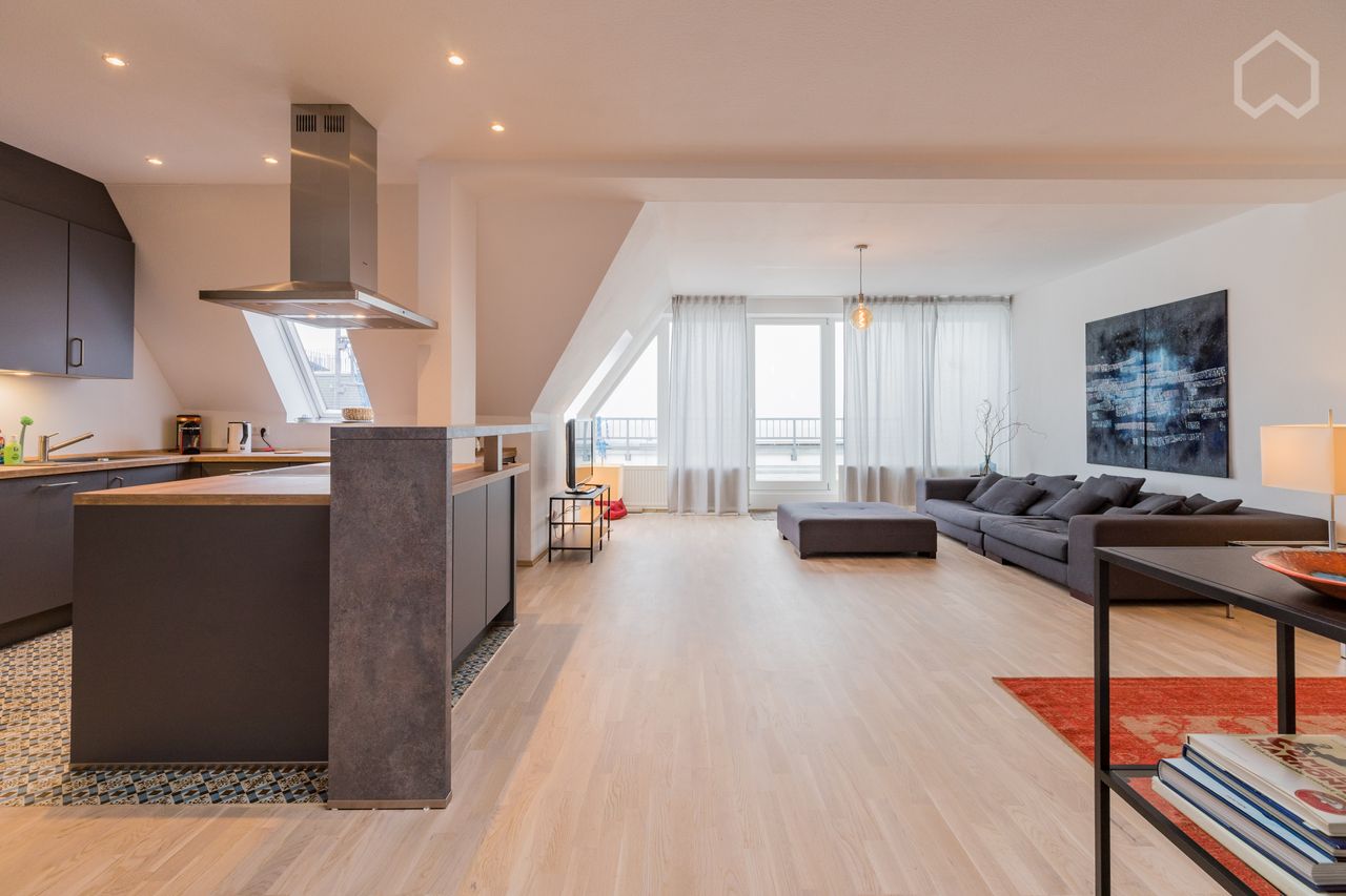 Newly and top notch furnished loft in Charlottenburg