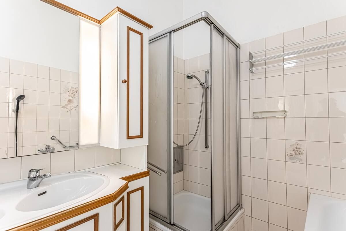 Large 4-BR apartment near Karlsplatz ideal for large groups