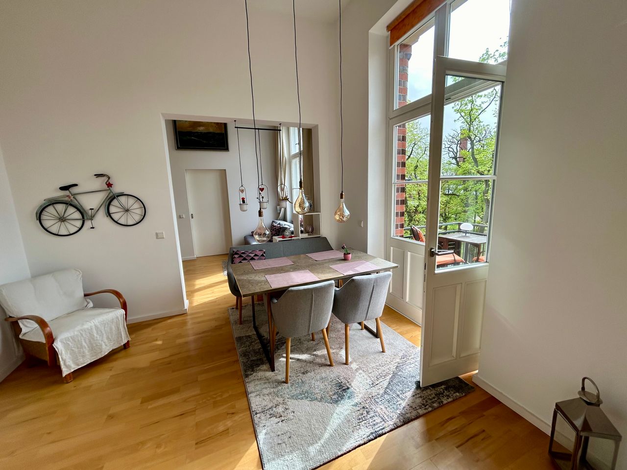 Quiet 2-room apartment with balcony and good transport connections in Berlin
