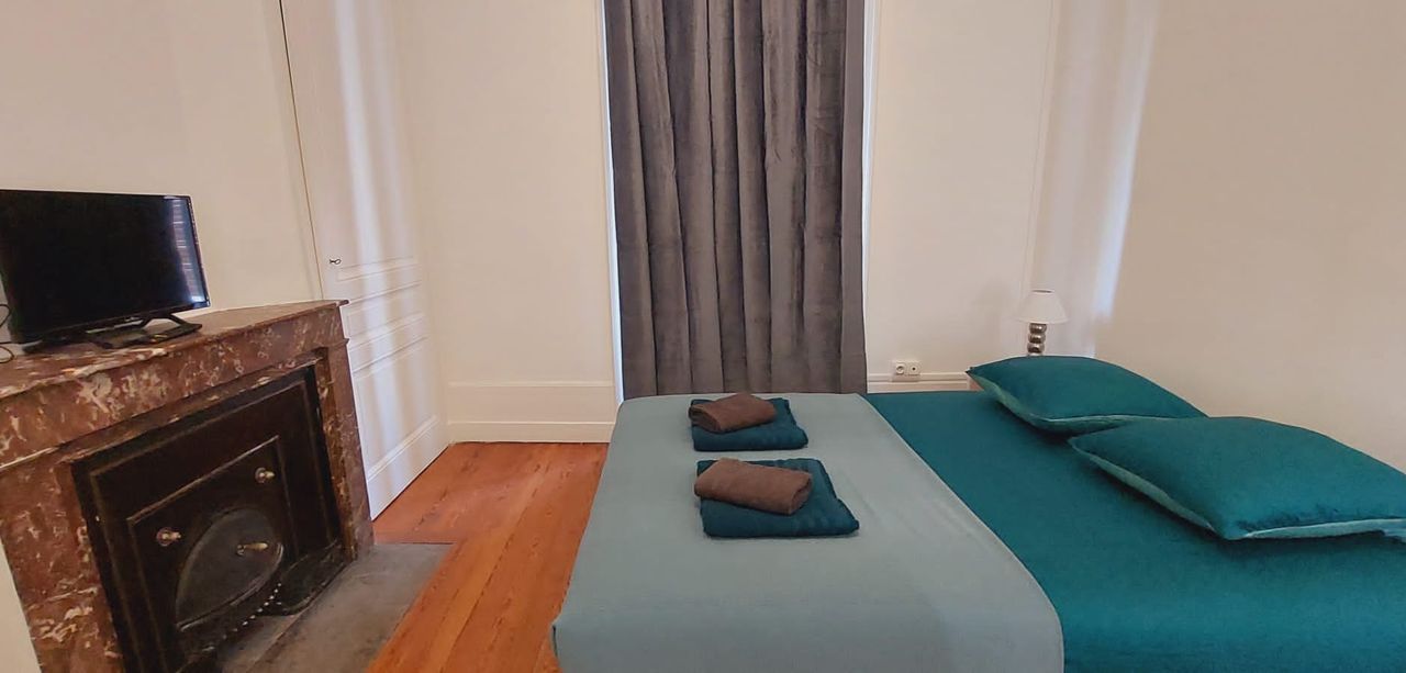 1-bedroom apartment with 1 old living room, newly renovated